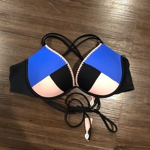 NWT Shade and & Shore Bikini Swimsuit Top 38C